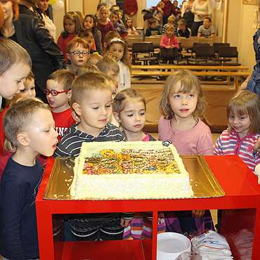 Urodziny zrz�dy Oscara w szkole podstawowej nr 2 w Wapnicy