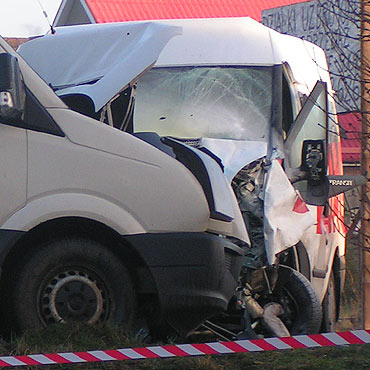 Zderzenie dw�ch bus�w w Wysokiej Kamie�skiej. S� ranni