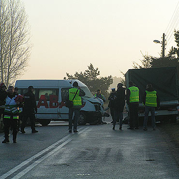 Zderzenie dw�ch bus�w w Wysokiej Kamie�skiej. S� ranni