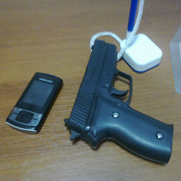 Napad na bank w Szczecinie. Bandyta grozi� atrap� broni