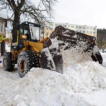 Ko�cz� si� pieni�dze na od�nie�anie dr�g, ulic i chodnik�w