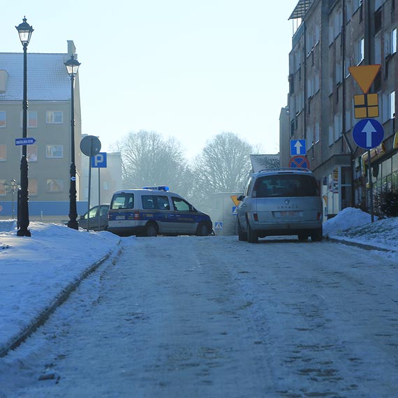 Wi�cej miejsc parkingowych pod ratuszem!