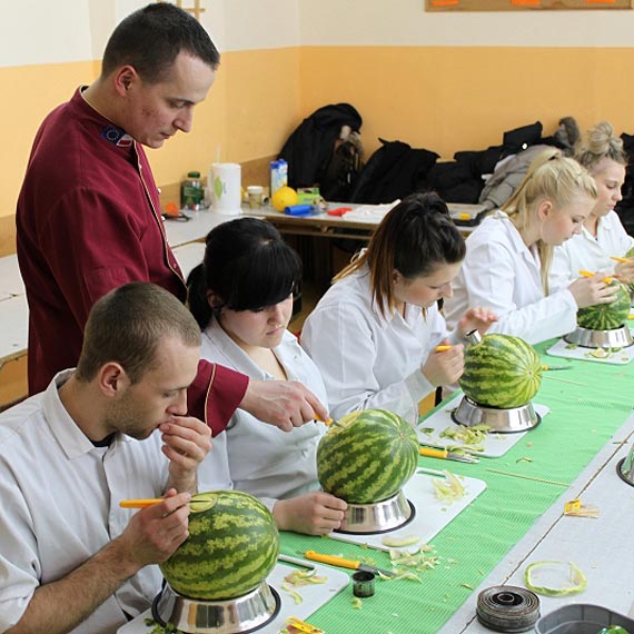 Ruszaj� szkolenia z carvingu w ramach projektu „Lokata na jutro”