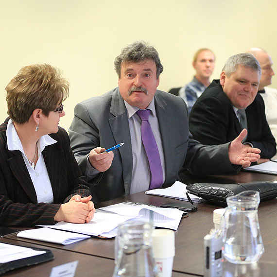 Na sesji Rady Powiatu Kamie�skiego przyj�to bud�et na 2014 rok. Zobacz film!