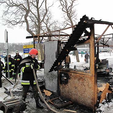 Dziwnów: Całkowicie spaliła się smażalnia ryb