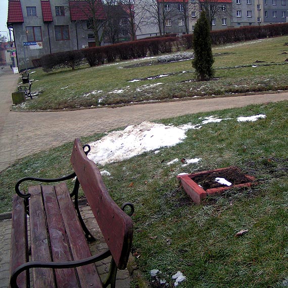 Miasto upi�ksza, chuligani dewastuj�