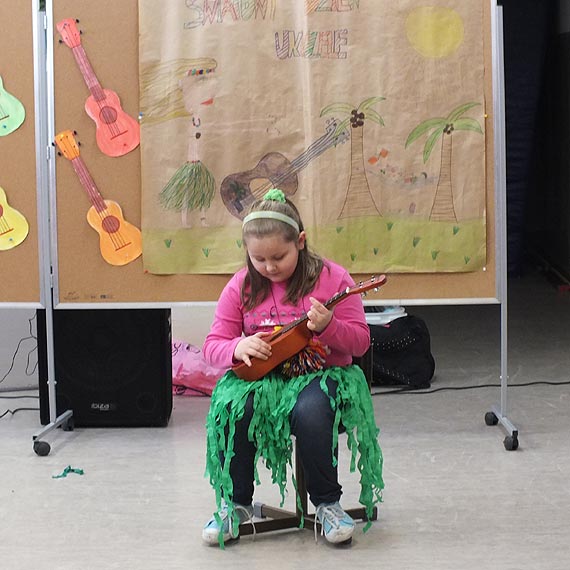 „Dzień Ukulele” w Szkole w Wapnicy