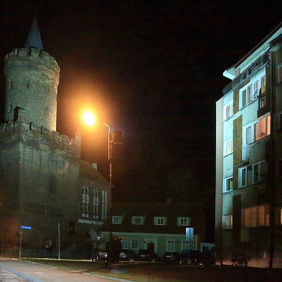 Bia�e noce w Kamieniu. A wszystko przez o�wietlon� baszt�