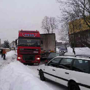 �wierzno: Tiry zablokowa�y drog�