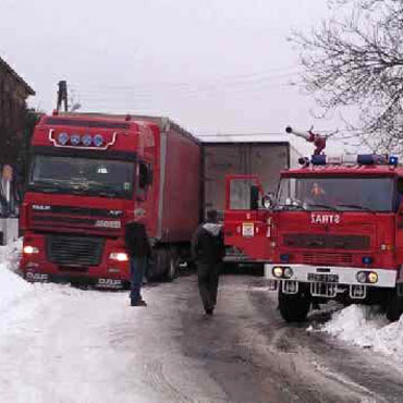 �wierzno: Tiry zablokowa�y drog�