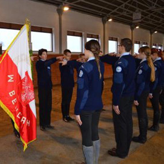  �lubowanie i pasowanie uczni�w klasy pierwszej