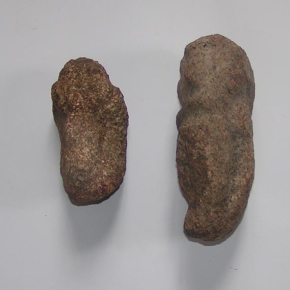 Policja przekazała unikatowe figurki do kamieńskiego muzeum