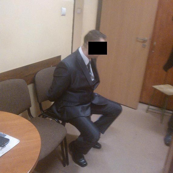 Poszukiwany pi�cioma listami go�czymi 38- latek zatrzymany przed �lubem