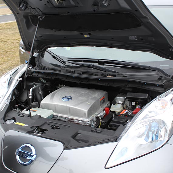 Ekologicznie na czterech k�kach- nowy nissan leaf dla zachodniopomorskiej drog�wki