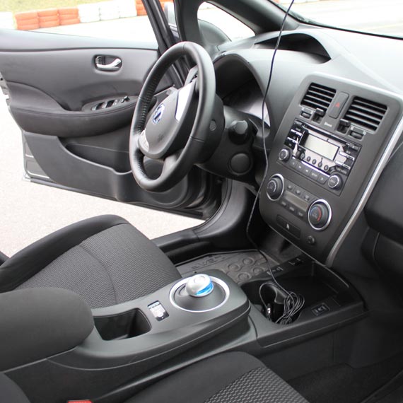 Ekologicznie na czterech k�kach- nowy nissan leaf dla zachodniopomorskiej drog�wki