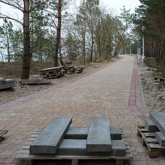 W Mi�dzyzdrojach na koronie wydmy powstaje k�adka dla pieszych