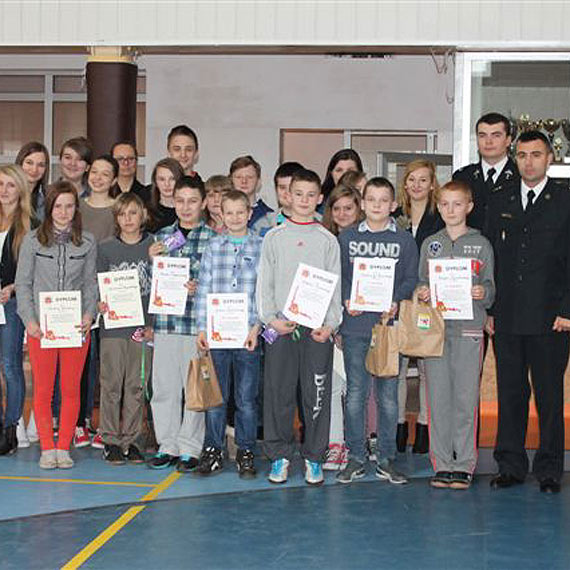 Konkurs wiedzy po�arniczej w �wierznie